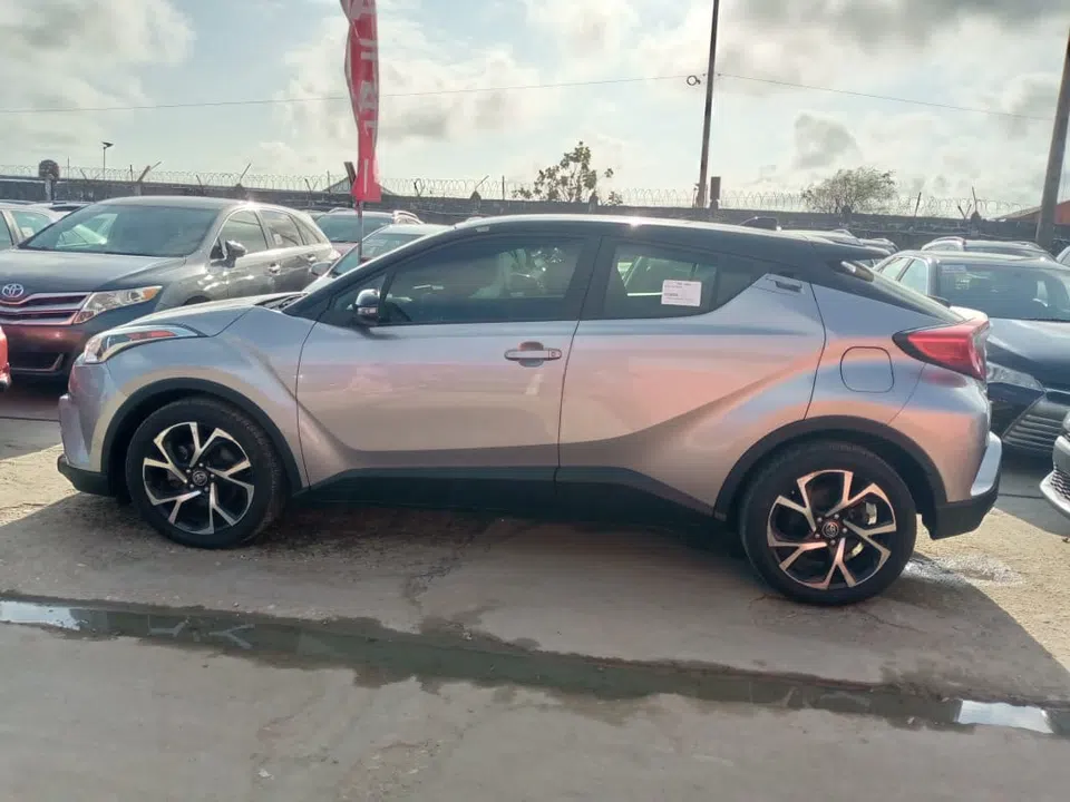 2019 Toyota C-HR — photo 2