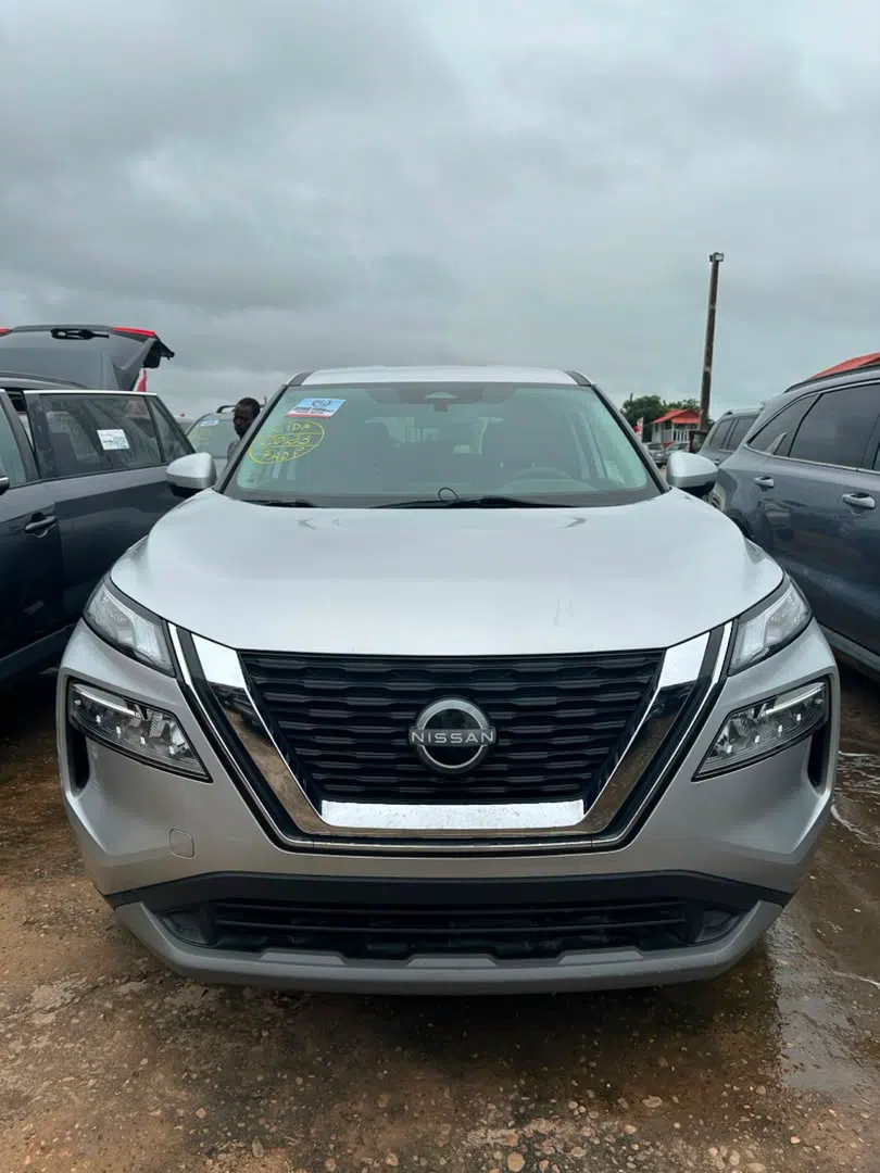 2023 Nissan Rogue — photo 3
