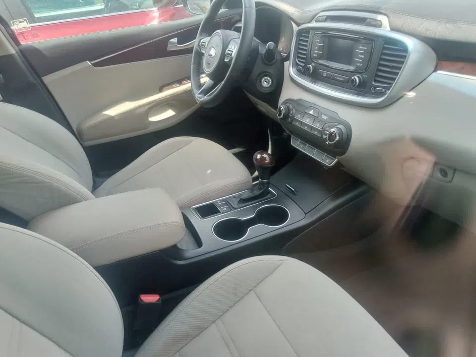 2016 Kia Sorento — photo 2