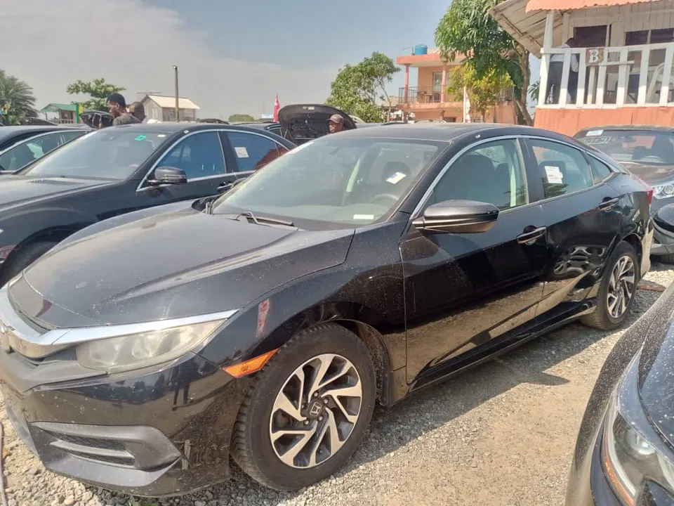 2016 Honda Civic — photo 3
