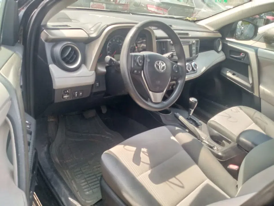 2013 Toyota Rav4 — photo 3