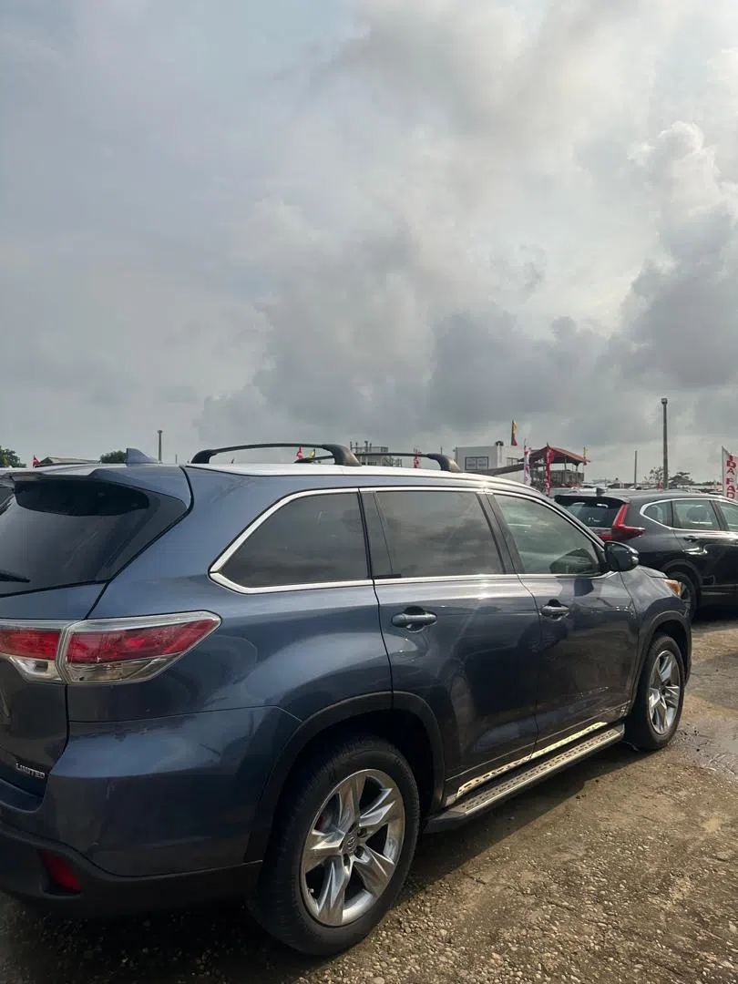 2014 Toyota Highlander — photo 3