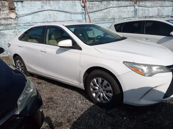2017 Toyota Camry – photos, prix et caractéristiques