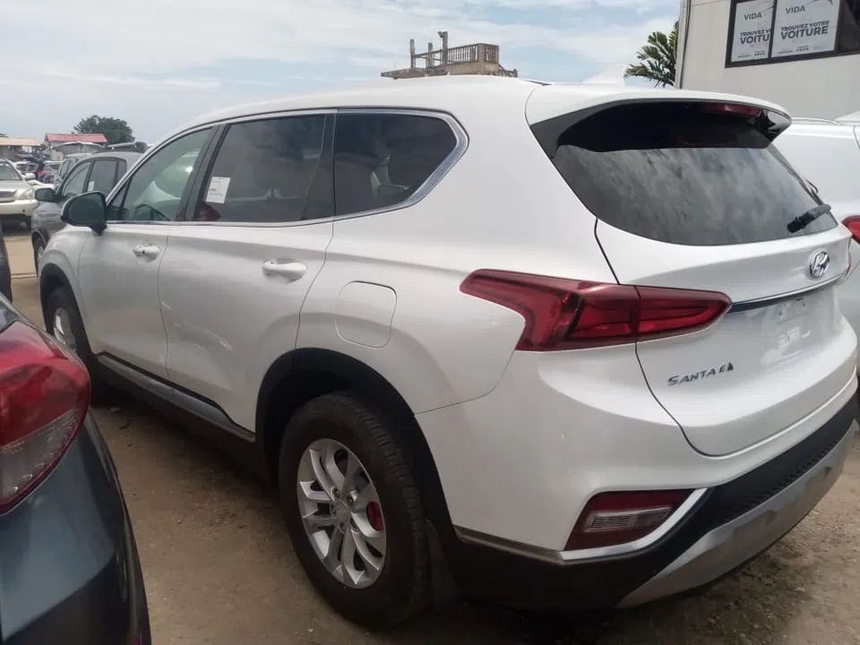 2020 Hyundai Santa Fe — photo 2
