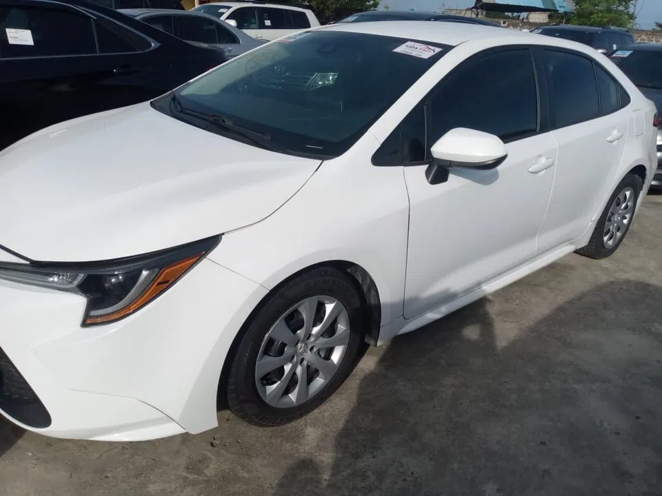 2021 Toyota Corolla — photo 2