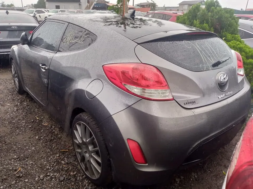 2012 Hyundai Veloster — photo 3