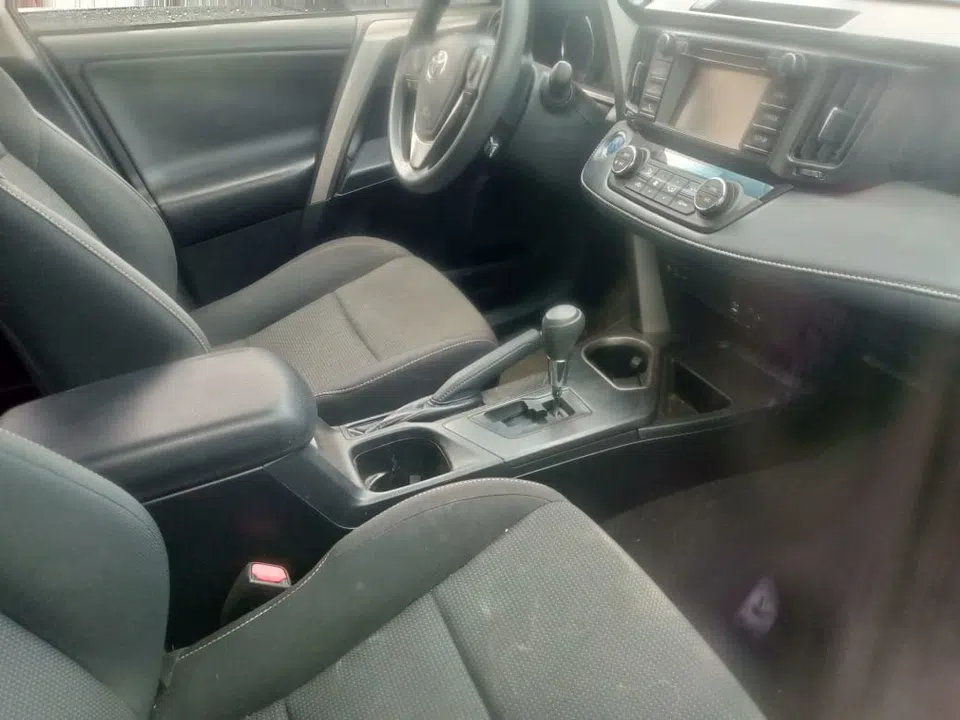 2018 Toyota Rav4 — sold vehicle — photo 2