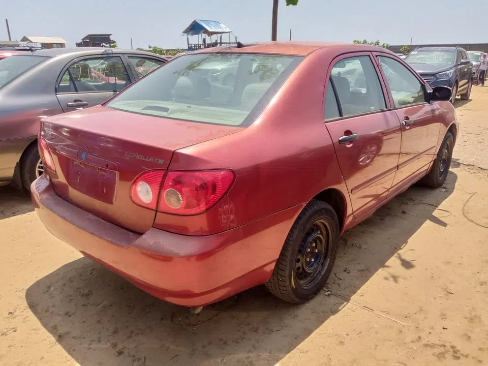 2005 Toyota Corolla — photo 3