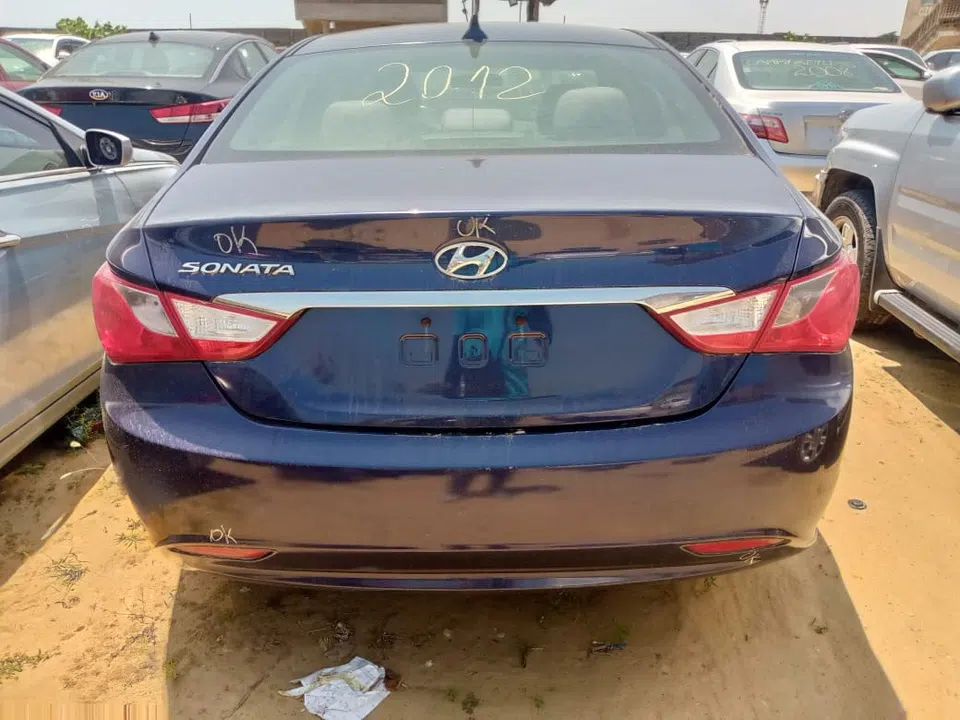 2011 Hyundai Sonata — photo 3