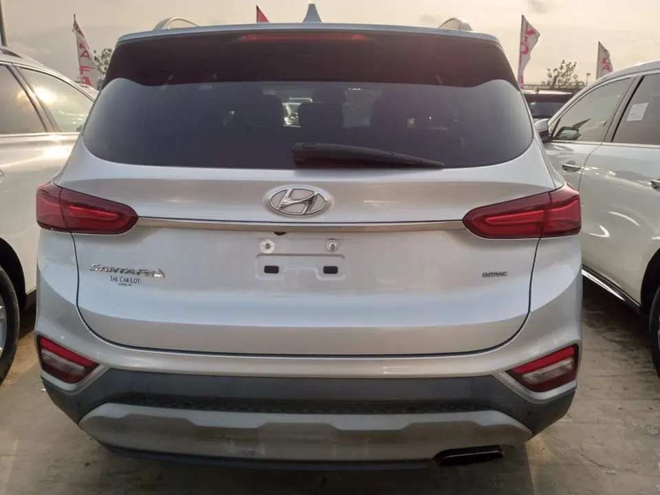 2019 Hyundai Santa Fe — photo 3