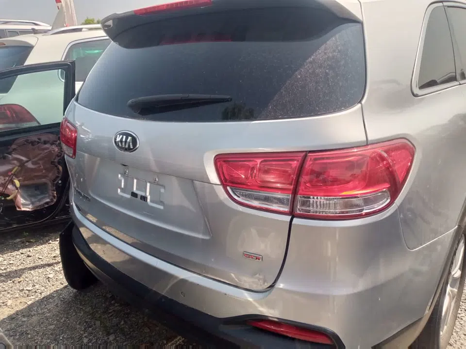2018 Kia Sorento — photo 2