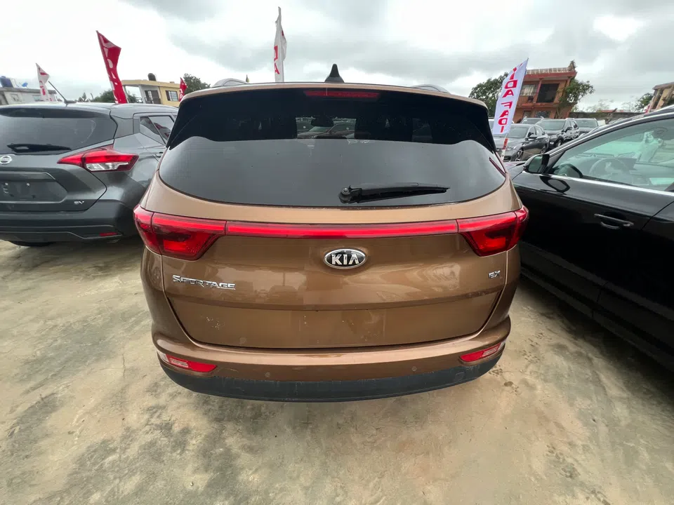 2017 Kia Sportage — photo 2