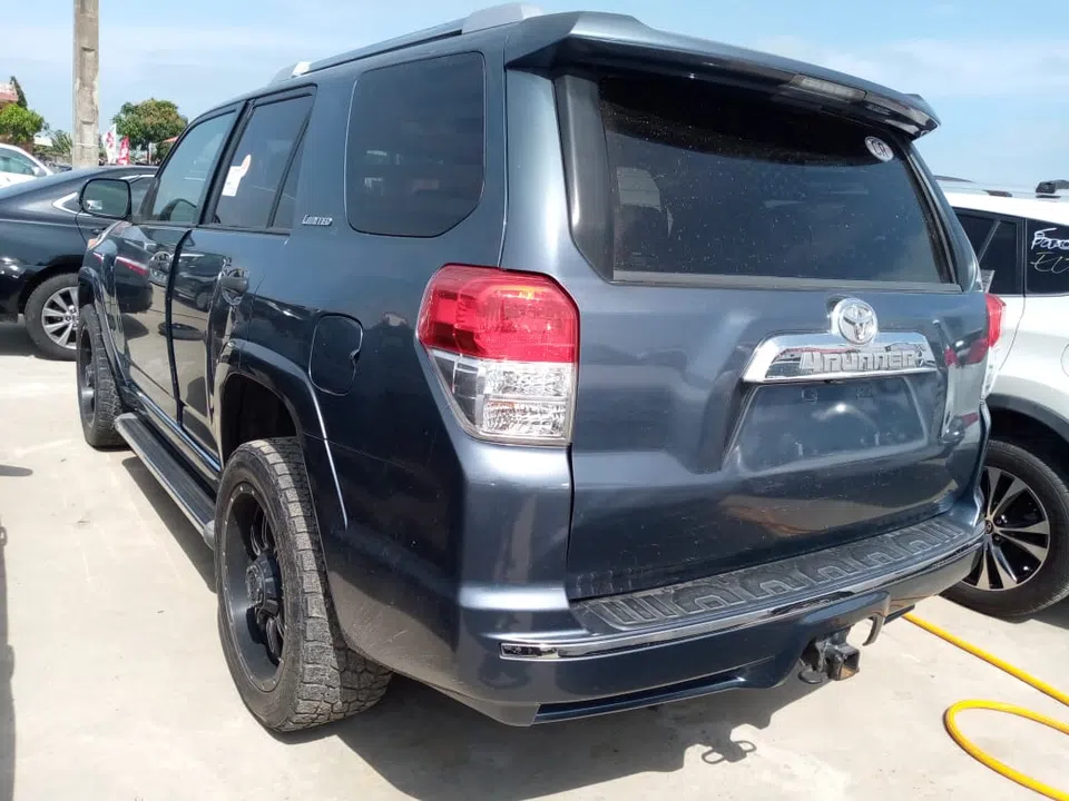 2010 Toyota 4 Runner — photo 3