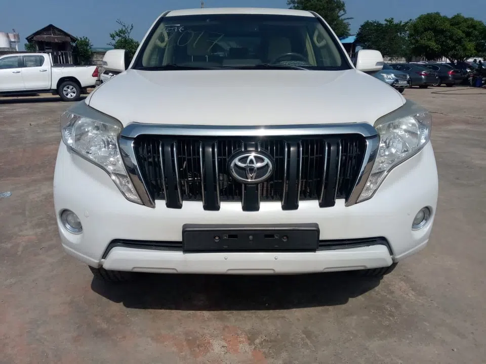 2017 Toyota Fortuner — photo 3