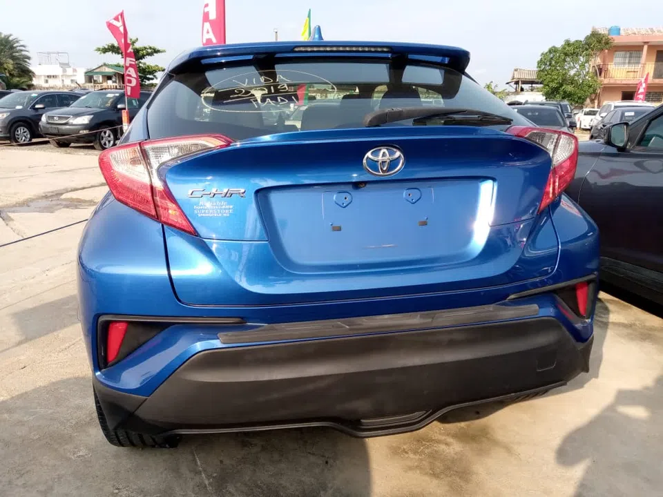 2019 Toyota C-Hr — photo 2