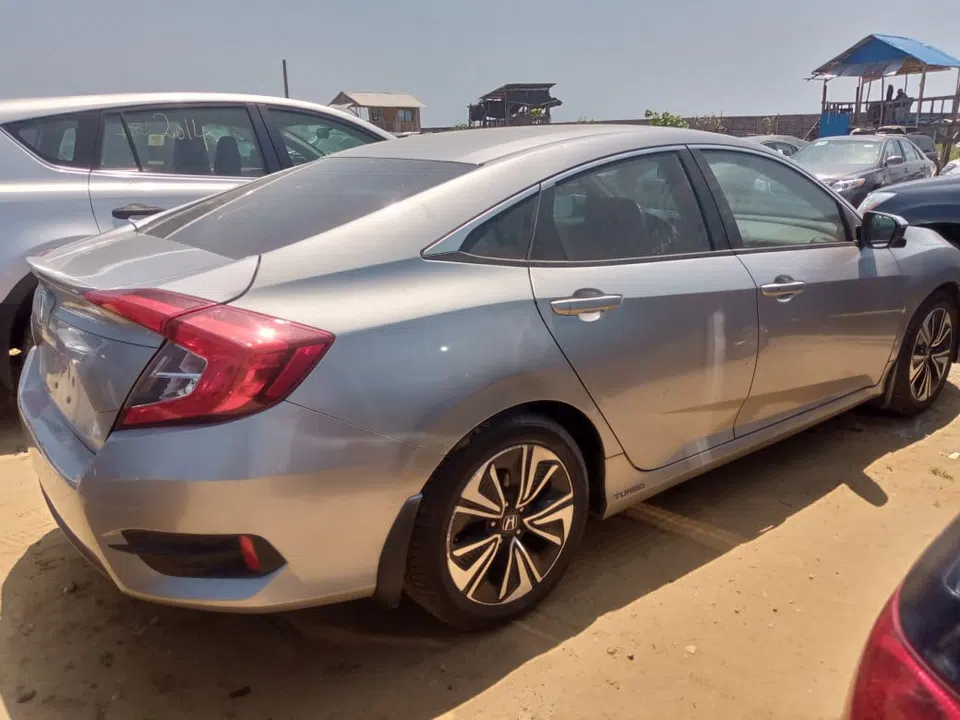 2016 Honda Civic — photo 3