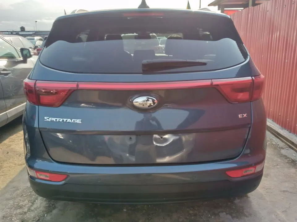 2017 Kia Sportage — photo 2