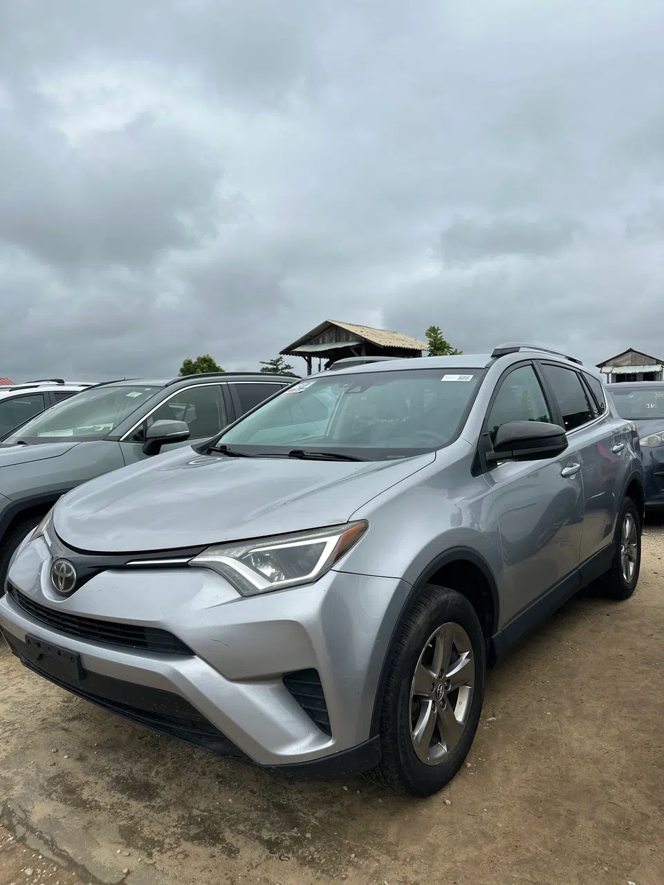 2017 Toyota Rav4 le — photo 3