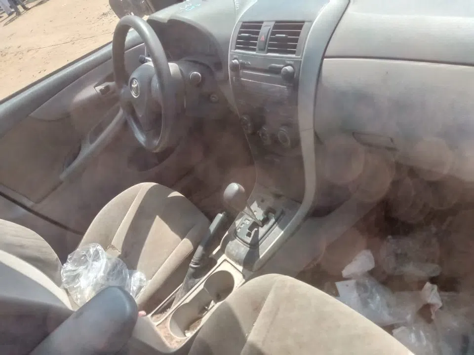2009 Toyota Corolla — photo 2