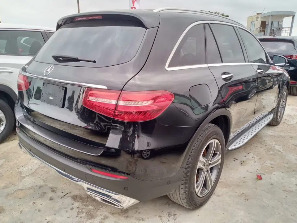 2019 Mercedes-Benz Glc 300 — photo 3