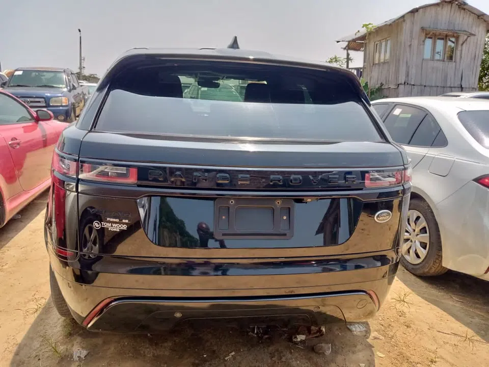 2019 Land-Rover Velar — photo 3
