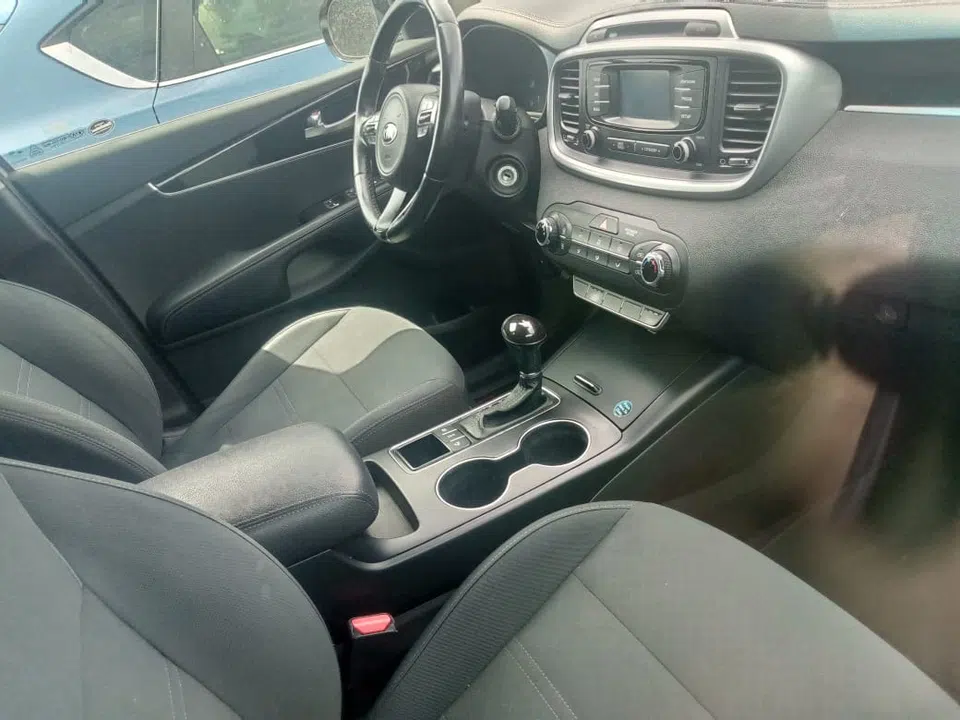 2016 Kia Sorento — photo 3
