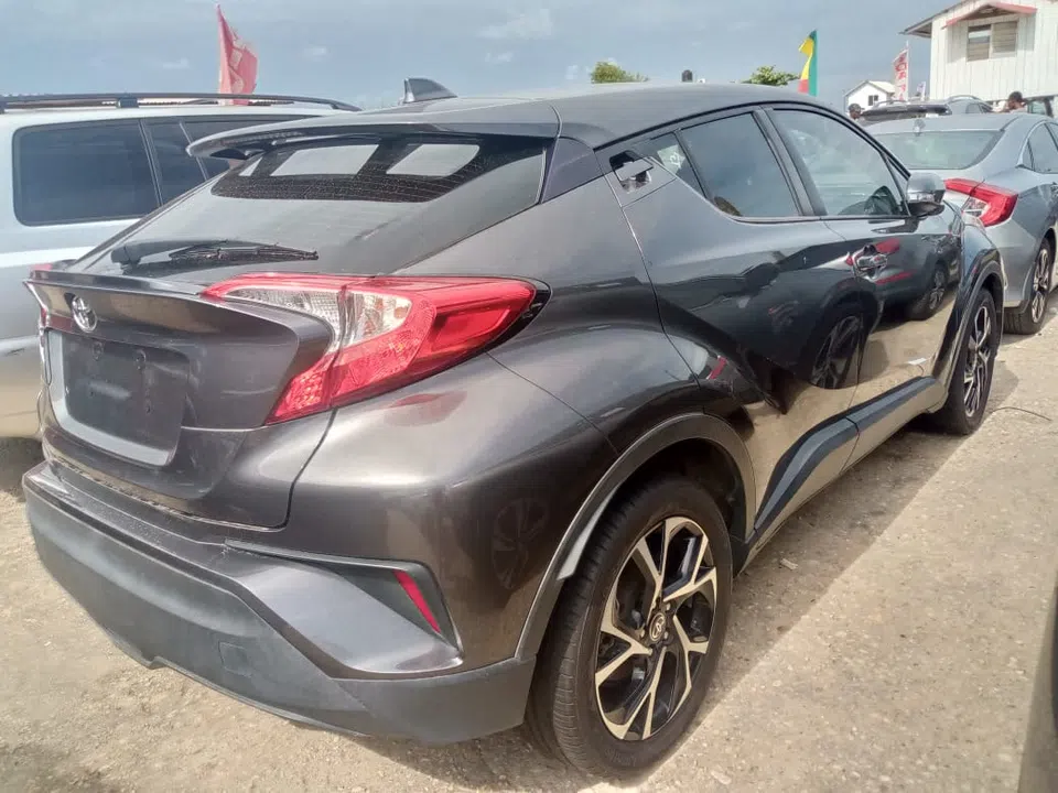 2021 Toyota C-HR — photo 3