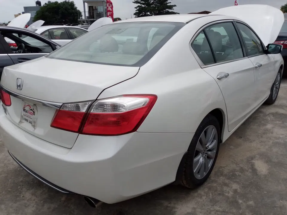 2013 Honda Accord — photo 2