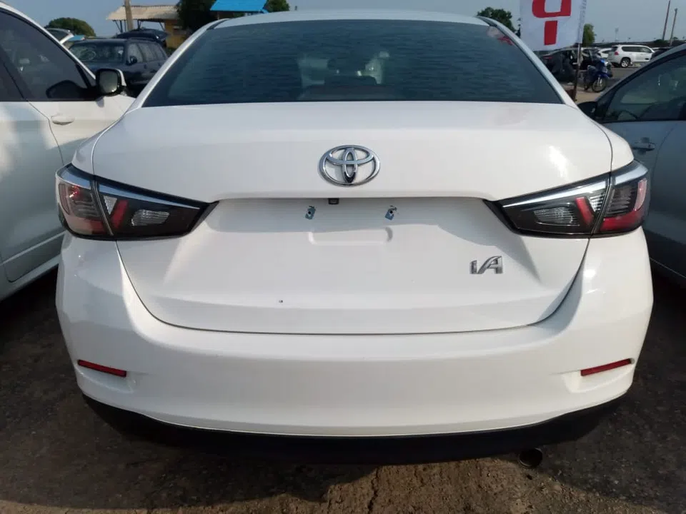 2018 Toyota Yaris Ia — photo 3
