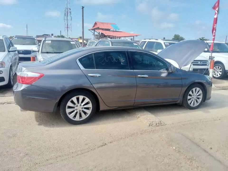 2014 Honda Accord — photo 2