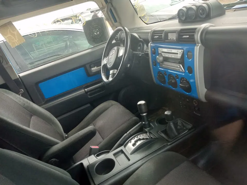 2007 Toyota FJ Cruiser — photo 2