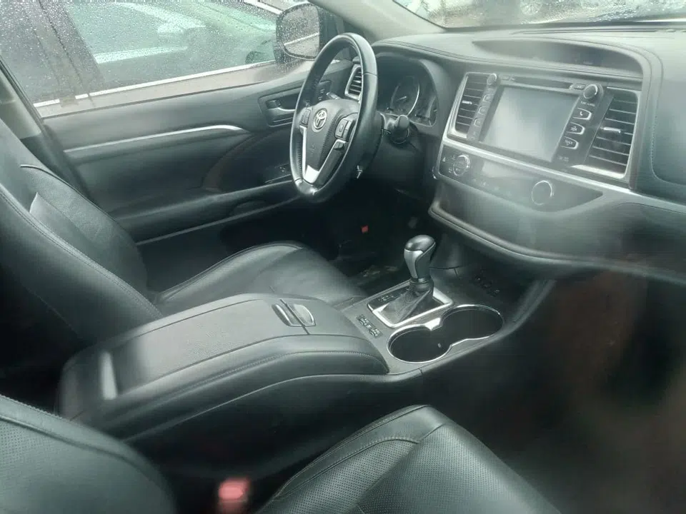 2018 Toyota Highlander — sold vehicle — photo 2