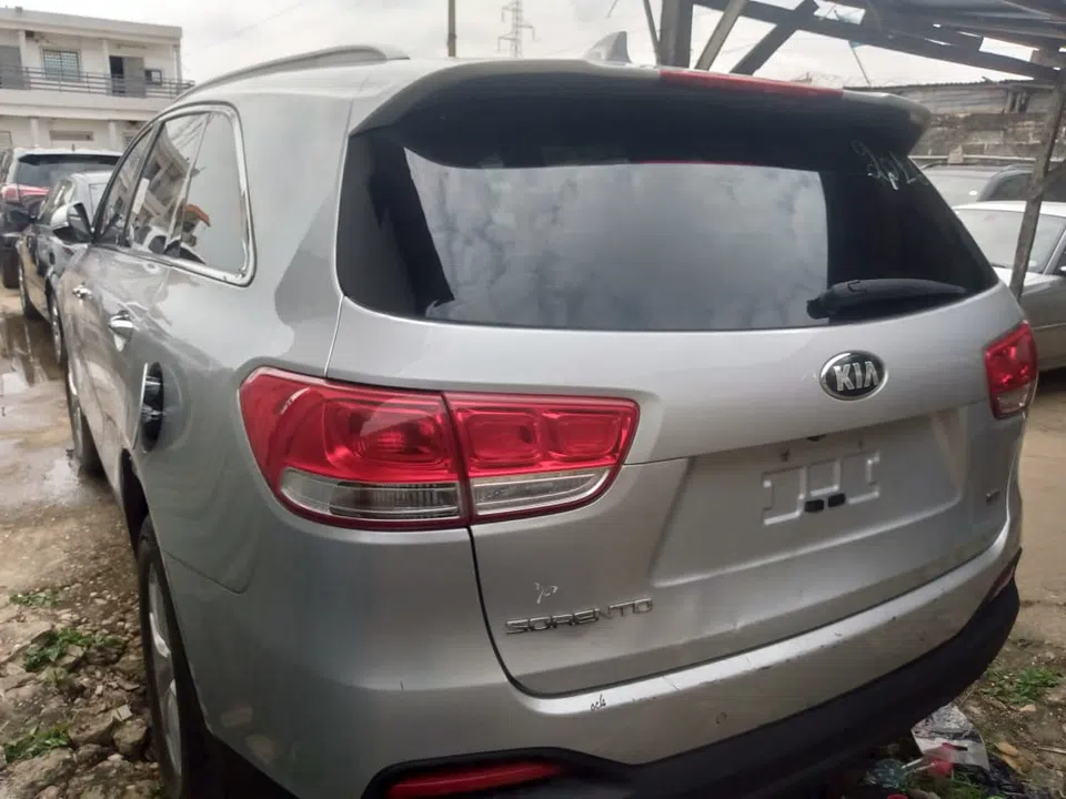 2016 Kia Sorento — photo 3