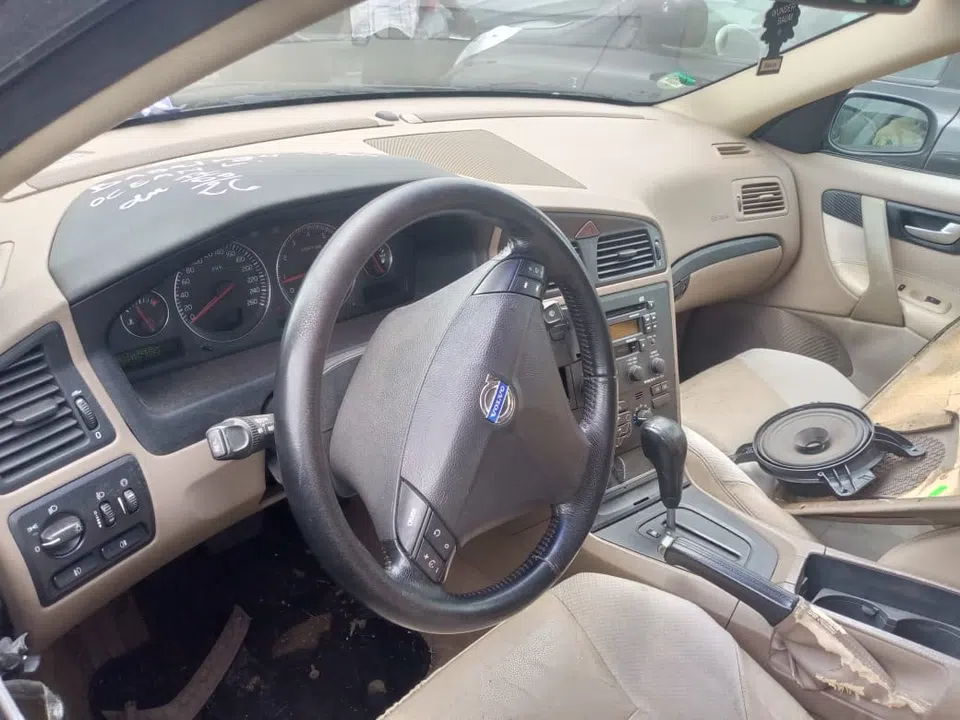 2004 Volvo S60 — photo 3