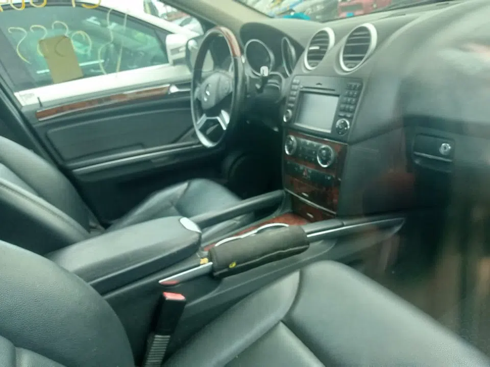 2010 Mercedes-Benz M-Class — photo 2