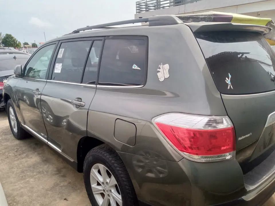 2012 Toyota Highlander — photo 2