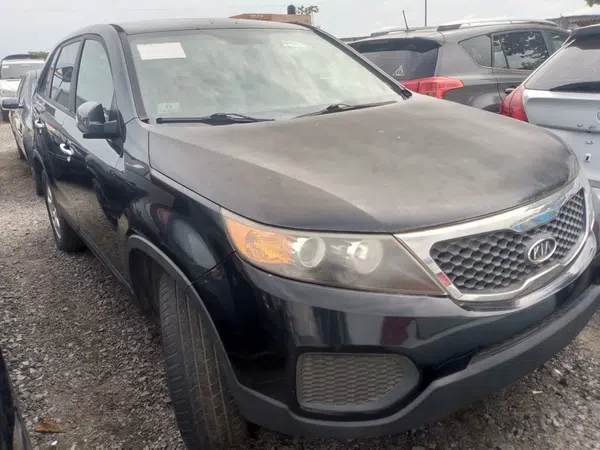 2012 Kia Sorento photos, price and features