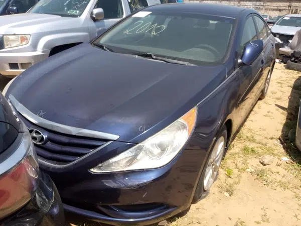 2011 Hyundai Sonata photos, price and features