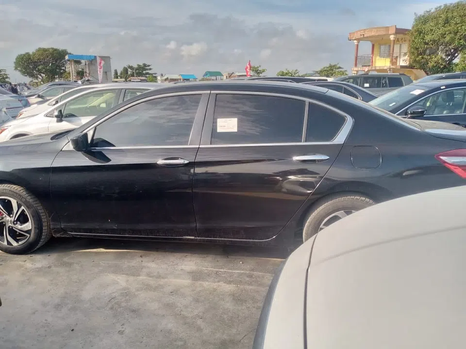 2016 Honda Accord — photo 3