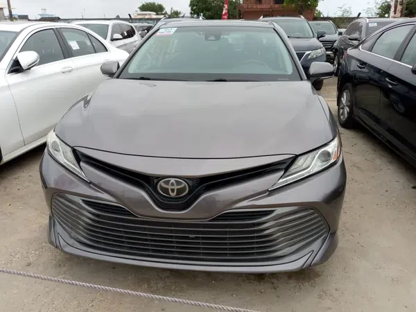 2018 Toyota Camry – photos, prix et caractéristiques