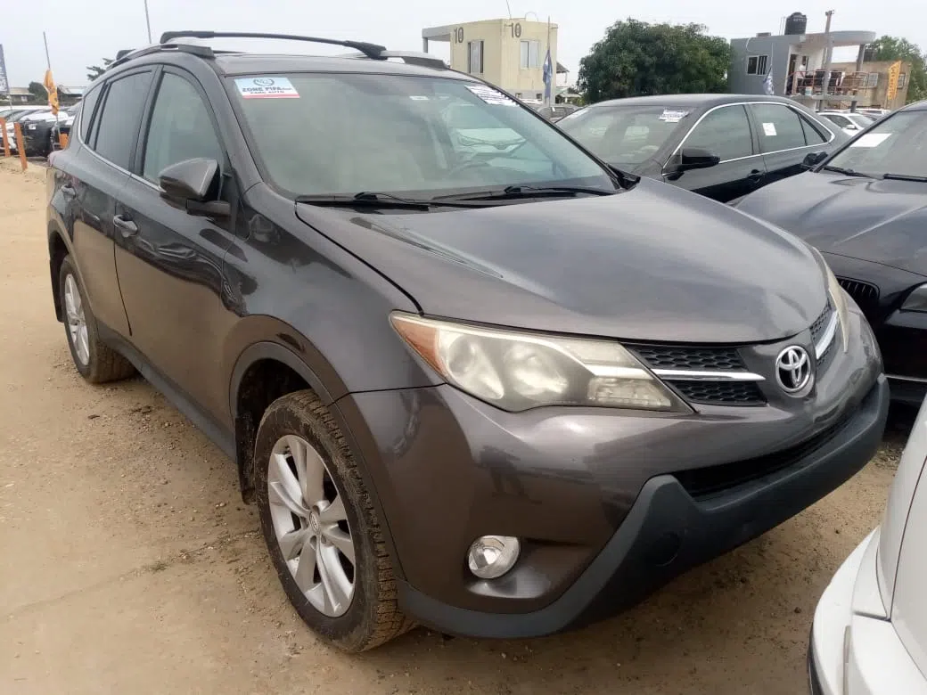 2013 Toyota Rav4 — photo 1