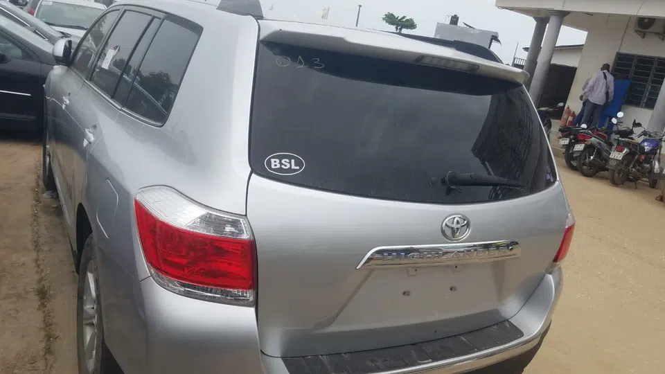 2013 Toyota Highlander — photo 2