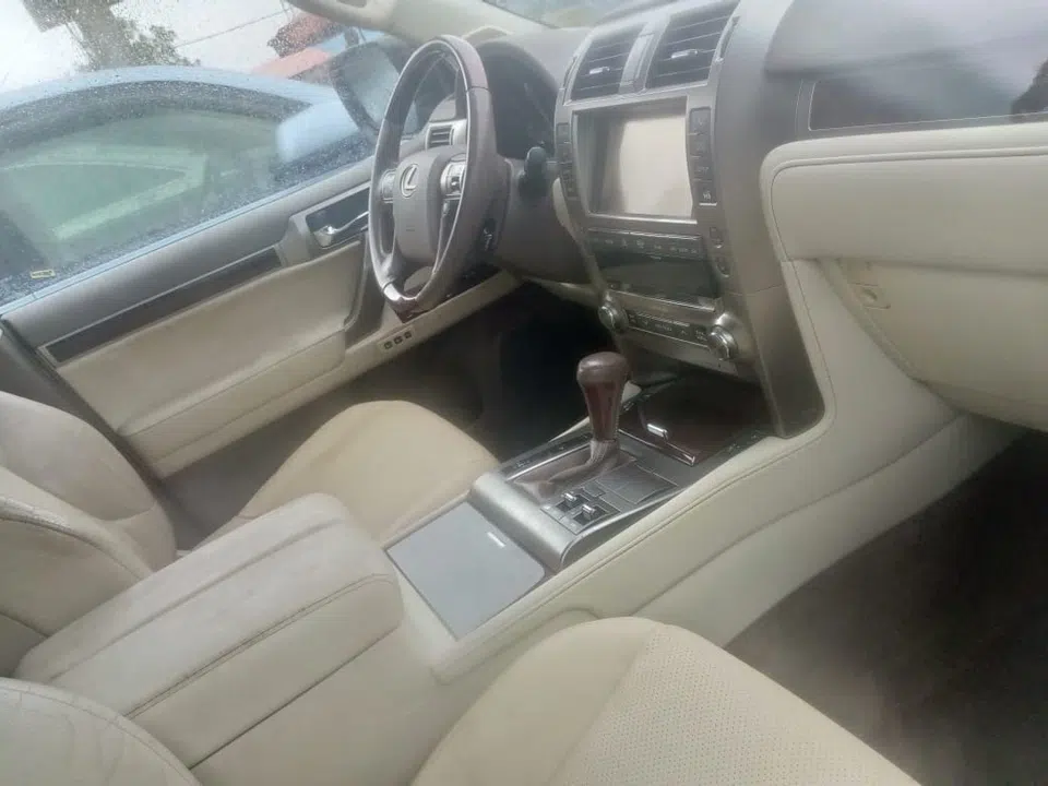 2014 Lexus Gx — photo 2