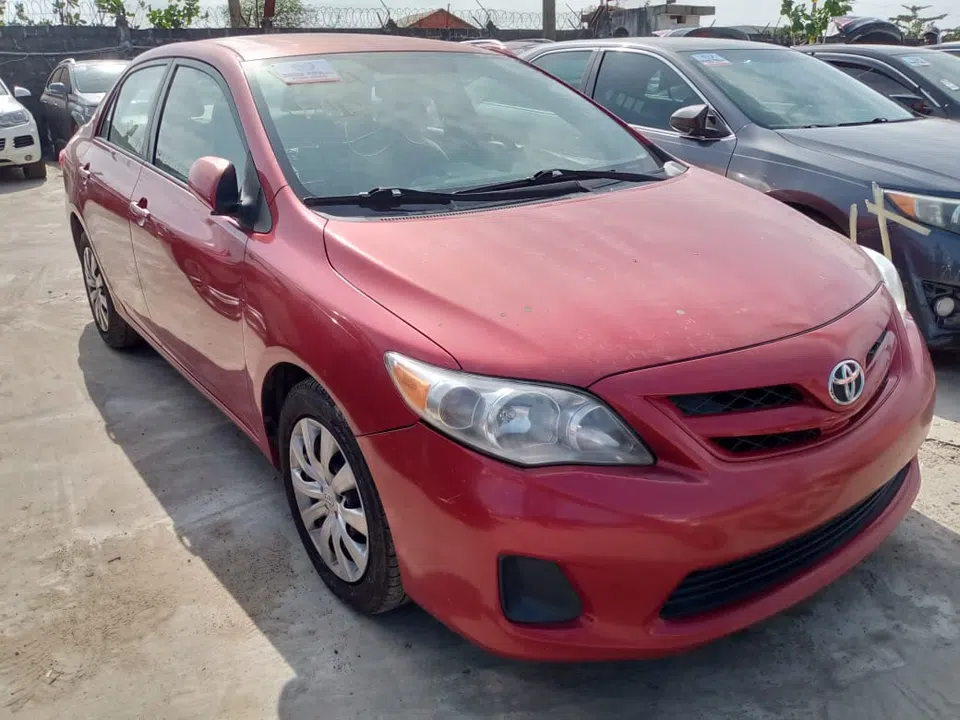 2012 Toyota Corolla — photo 2