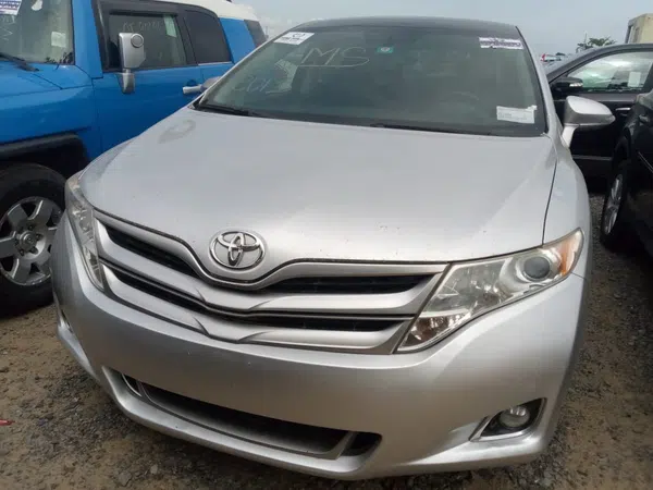 2013 Toyota Venza photos, price and features