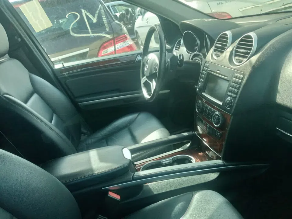 2010 Mercedes-Benz M-Class — photo 2