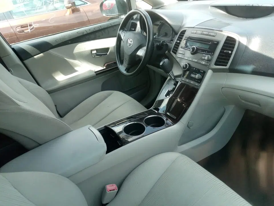 2009 Toyota Venza — sold vehicle — photo 2