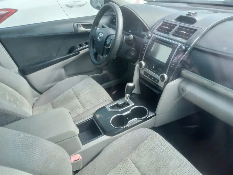 2014 Toyota Camry — photo 3