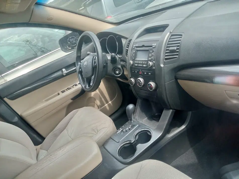 2013 Kia Sorento — photo 2
