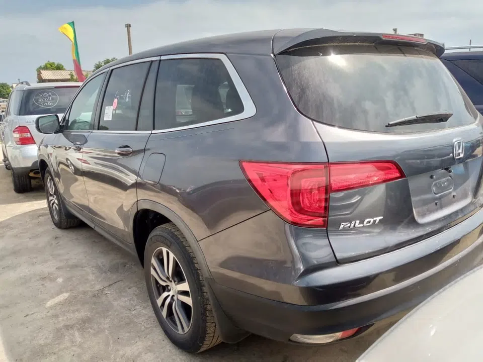 2018 Honda Pilot — photo 3